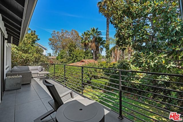 3304 Shelby Drive, Los Angeles, CA 90034