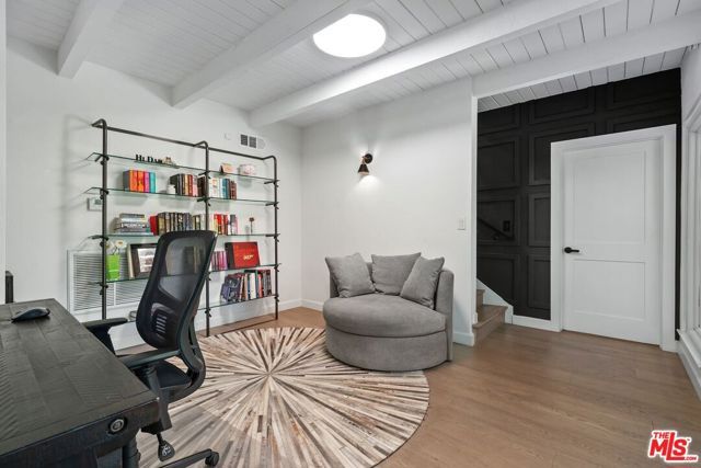 3304 Shelby Drive, Los Angeles, CA 90034