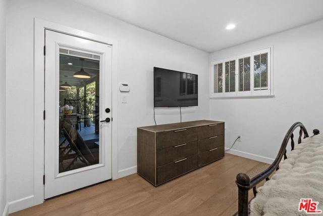 3304 Shelby Drive, Los Angeles, CA 90034