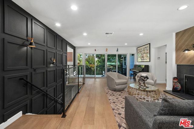 3304 Shelby Drive, Los Angeles, CA 90034