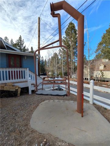 693 Knight Avenue, Big Bear Lake, CA 92315