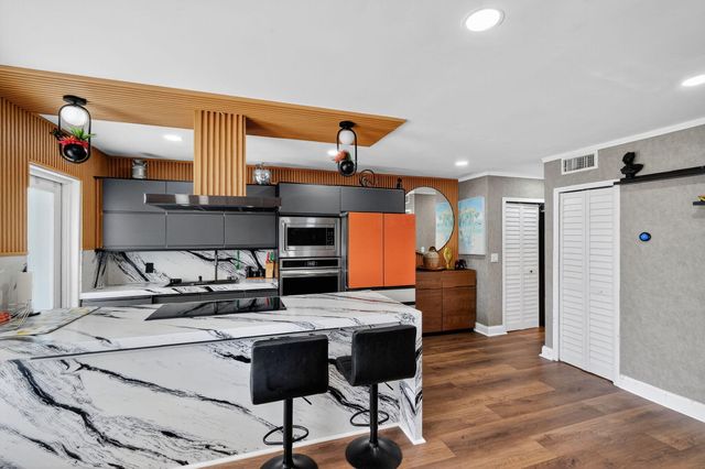 363 Washington Avenue 32, Miami Beach, FL 33139