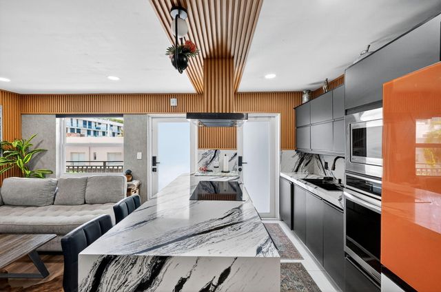 363 Washington Avenue 32, Miami Beach, FL 33139