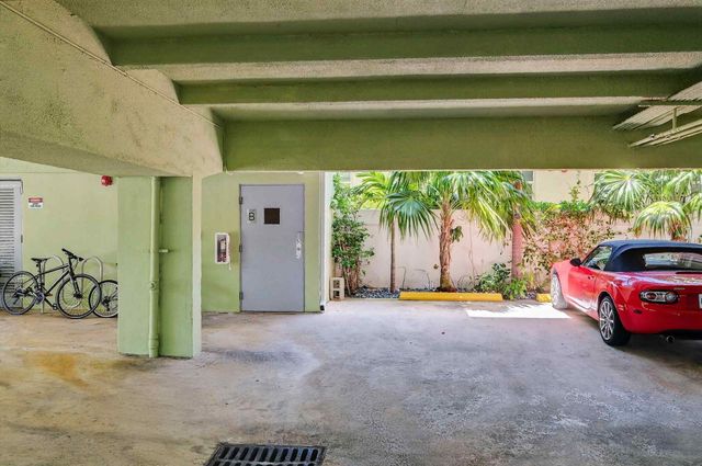 363 Washington Avenue 32, Miami Beach, FL 33139