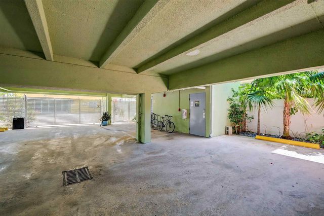 363 Washington Avenue 32, Miami Beach, FL 33139