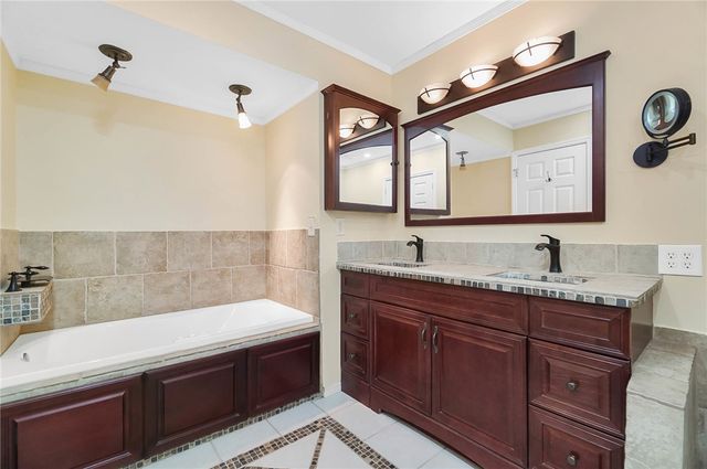 6604 Rolling Glen Drive, Huber Heights, OH 45424