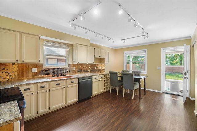 6604 Rolling Glen Drive, Huber Heights, OH 45424