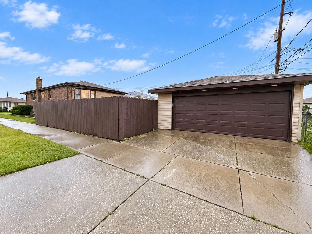 365 Marquette Avenue, Calumet City, IL 60409 — photo 3
