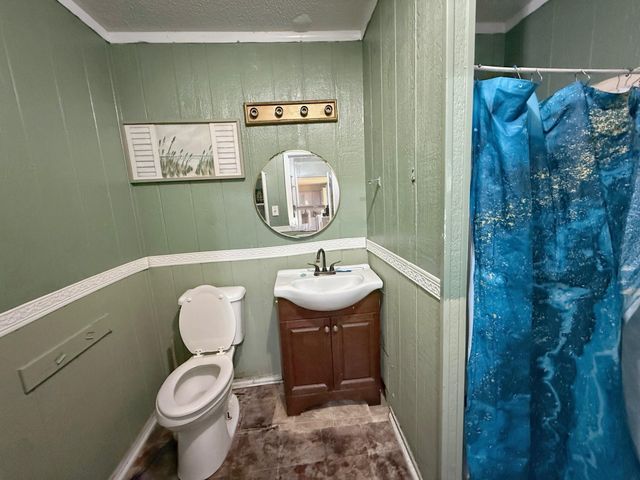 935 Center St, Buffalo, TX 75831