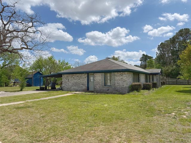 935 Center St, Buffalo, TX 75831