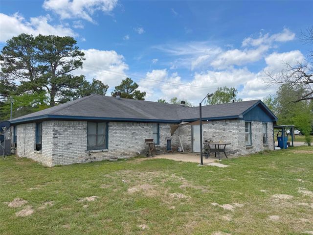 935 Center St, Buffalo, TX 75831