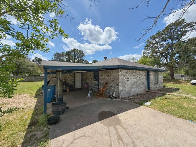 935 Center St, Buffalo, TX 75831