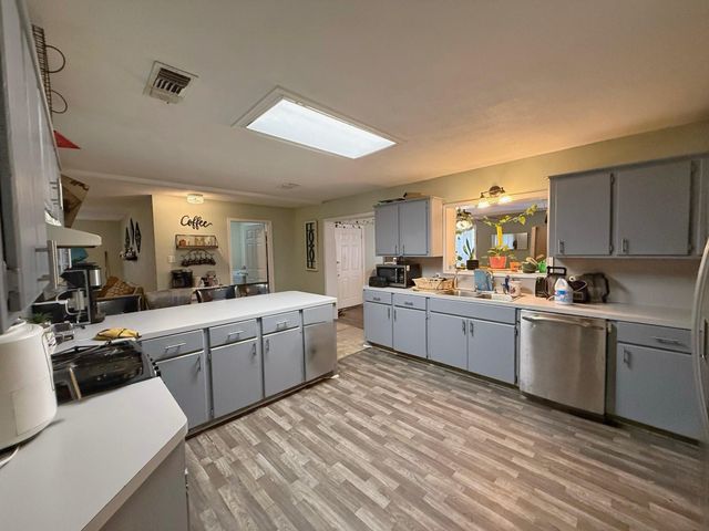 935 Center St, Buffalo, TX 75831