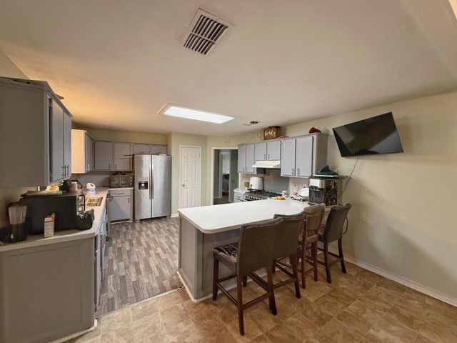 935 Center St, Buffalo, TX 75831