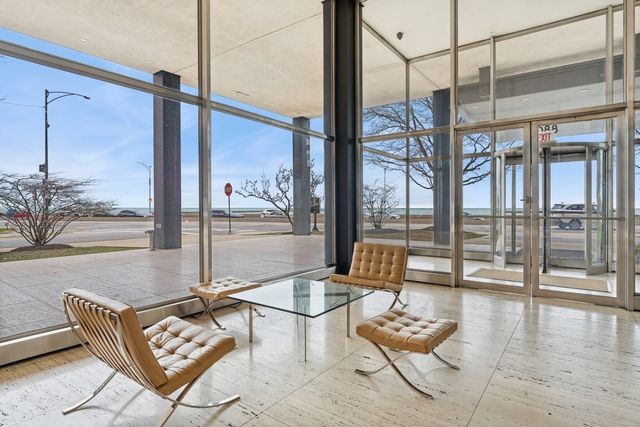 880 N LAKE SHORE Drive 16DH, Chicago, IL 60611