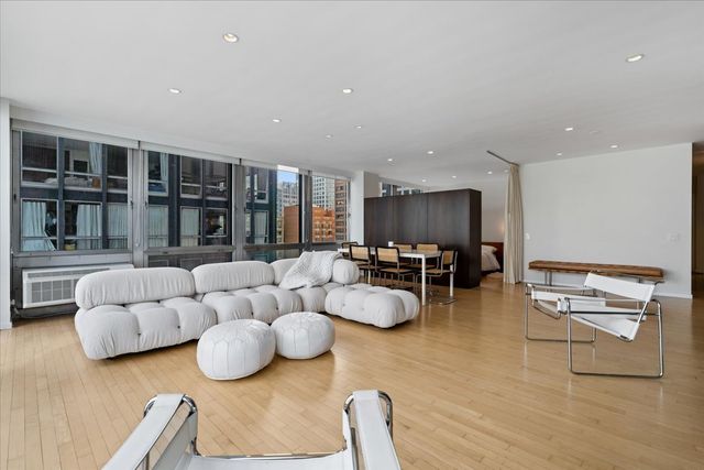 880 N LAKE SHORE Drive 16DH, Chicago, IL 60611