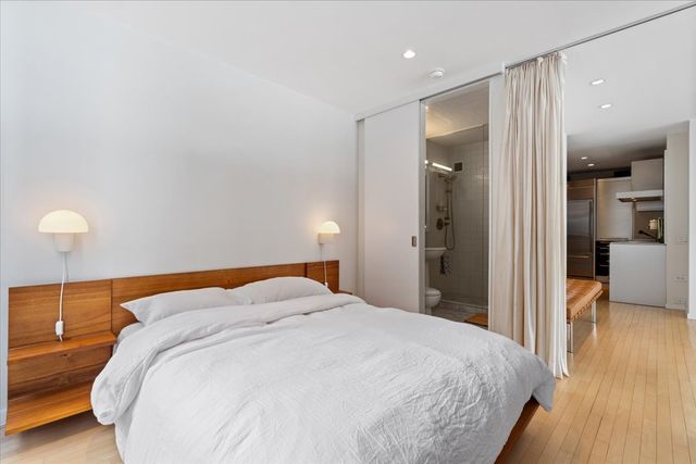 880 N LAKE SHORE Drive 16DH, Chicago, IL 60611