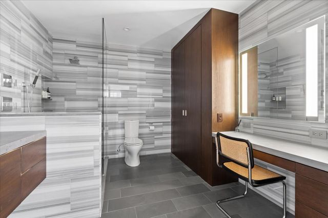 880 N LAKE SHORE Drive 16DH, Chicago, IL 60611