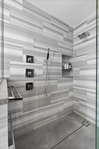 880 N LAKE SHORE Drive 16DH, Chicago, IL 60611