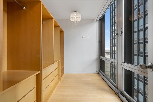 880 N LAKE SHORE Drive 16DH, Chicago, IL 60611