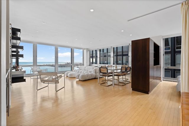 880 N LAKE SHORE Drive 16DH, Chicago, IL 60611