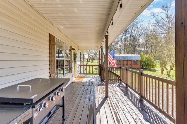 804 Schmidt Road, Rossville, GA 30741