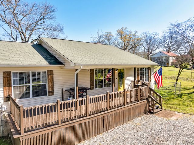 804 Schmidt Road, Rossville, GA 30741