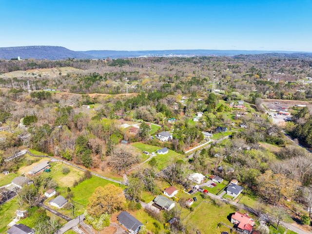 804 Schmidt Road, Rossville, GA 30741