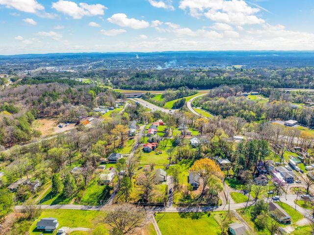 804 Schmidt Road, Rossville, GA 30741