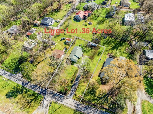 804 Schmidt Road, Rossville, GA 30741