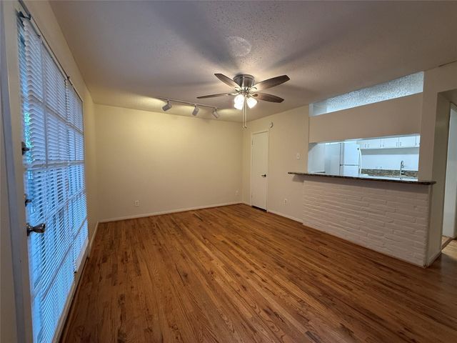 1801 Cortlandt Street 16, Houston, TX 77008