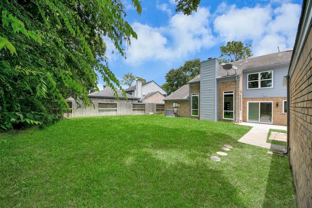 8919 Crazy Horse Trail, Houston, TX 77064