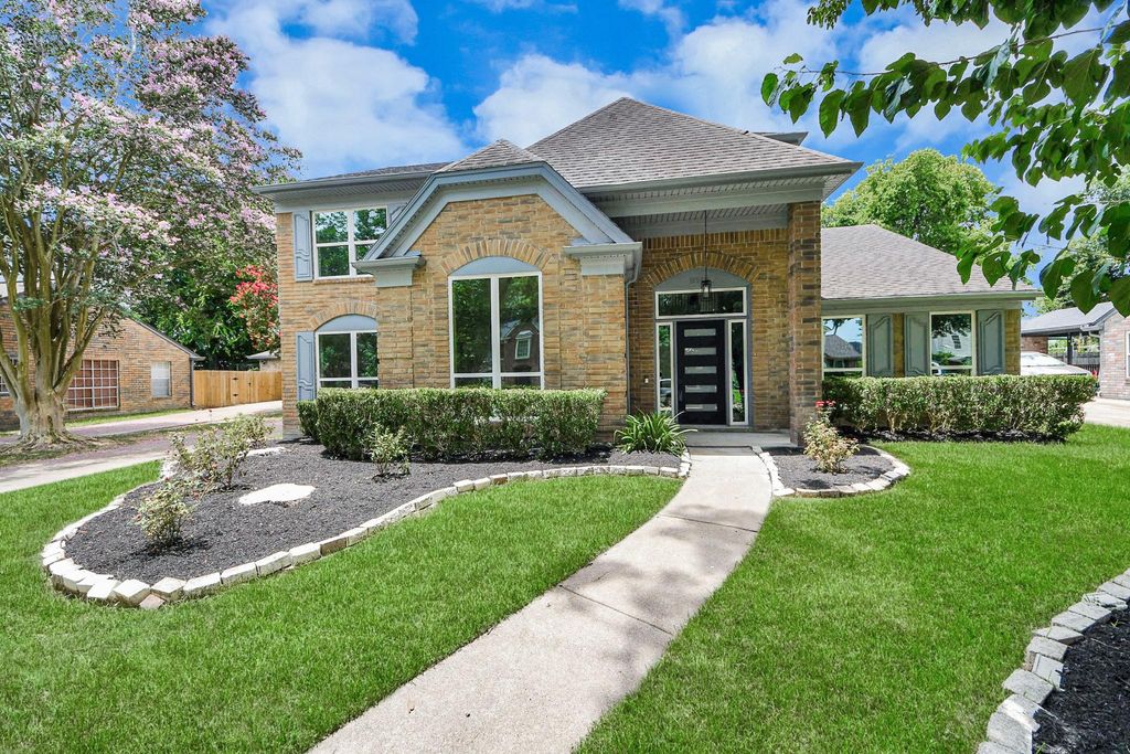 8919 Crazy Horse Trail, Houston, TX 77064