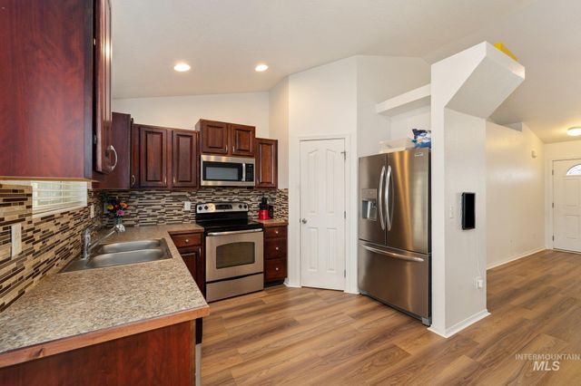 16946 Bastian Ave, Caldwell, ID 83607