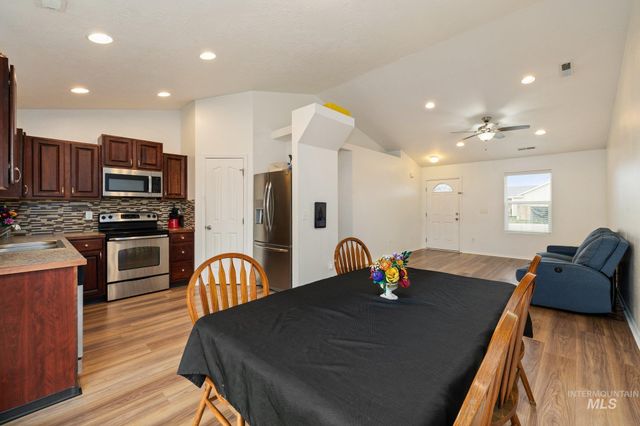 16946 Bastian Ave, Caldwell, ID 83607