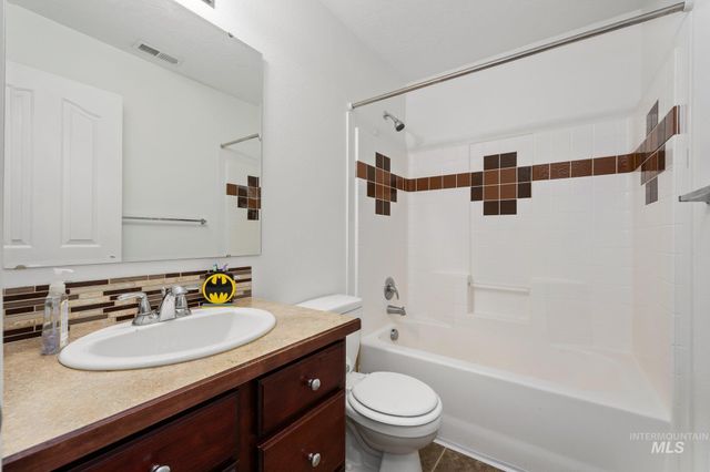 16946 Bastian Ave, Caldwell, ID 83607