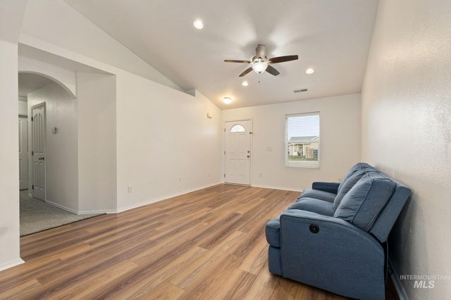 16946 Bastian Ave, Caldwell, ID 83607