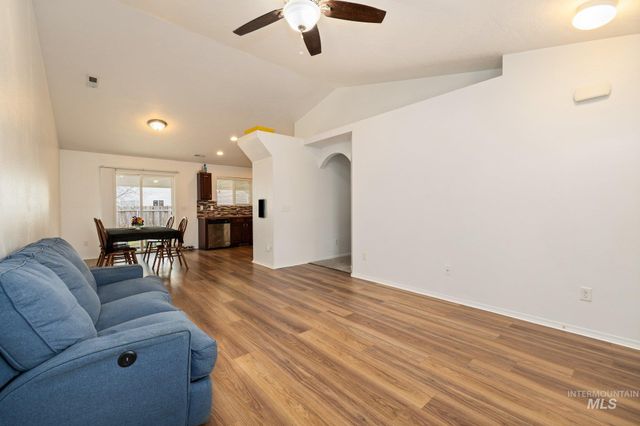 16946 Bastian Ave, Caldwell, ID 83607