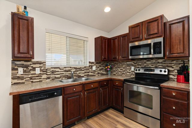 16946 Bastian Ave, Caldwell, ID 83607