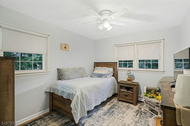 33 Douglas Dr, Montville Twp., NJ 07082