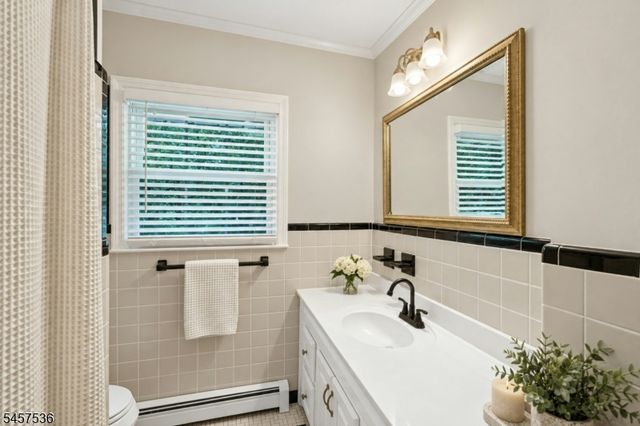 33 Douglas Dr, Montville Twp., NJ 07082