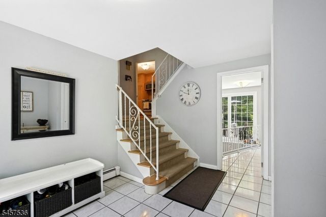 33 Douglas Dr, Montville Twp., NJ 07082