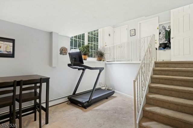 33 Douglas Dr, Montville Twp., NJ 07082