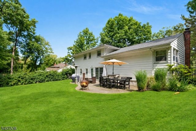 33 Douglas Dr, Montville Twp., NJ 07082