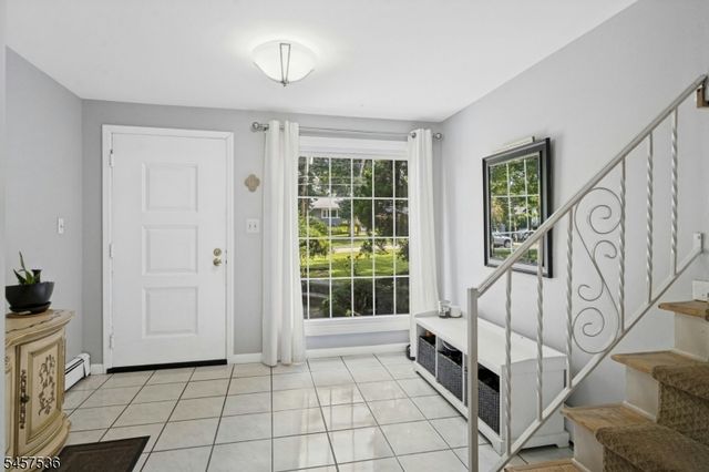 33 Douglas Dr, Montville Twp., NJ 07082