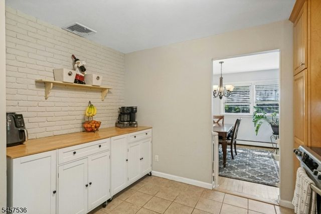 33 Douglas Dr, Montville Twp., NJ 07082