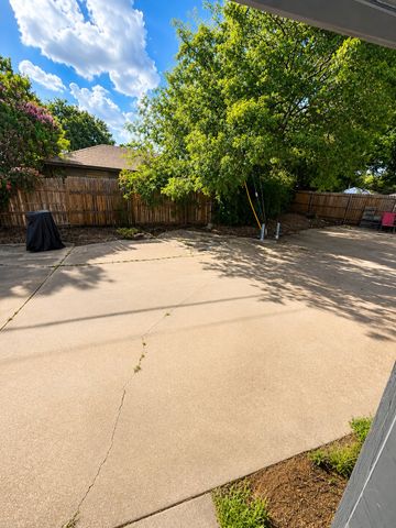 5234 Wild Horse Court, Arlington, TX 76017