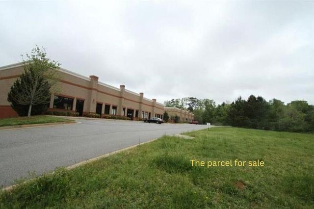 5330 Lake Pointe Center Drive, Cumming, GA 30041