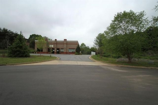 5330 Lake Pointe Center Drive, Cumming, GA 30041