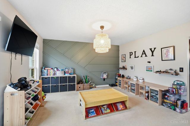 1327 Chelsea Court, Hamilton Twp, OH 45152